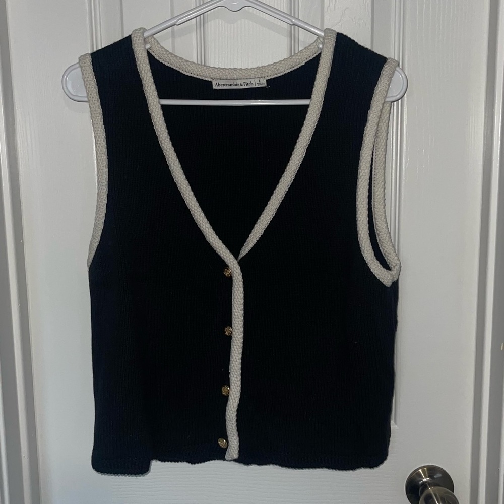 Abercrombie & Fitch Black Sleeveless V-Neck Sweater Vest with Cream Trim